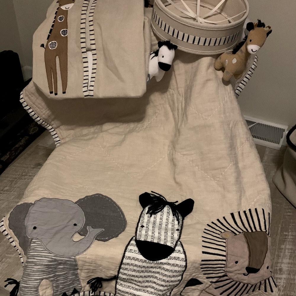 Nursery bedding